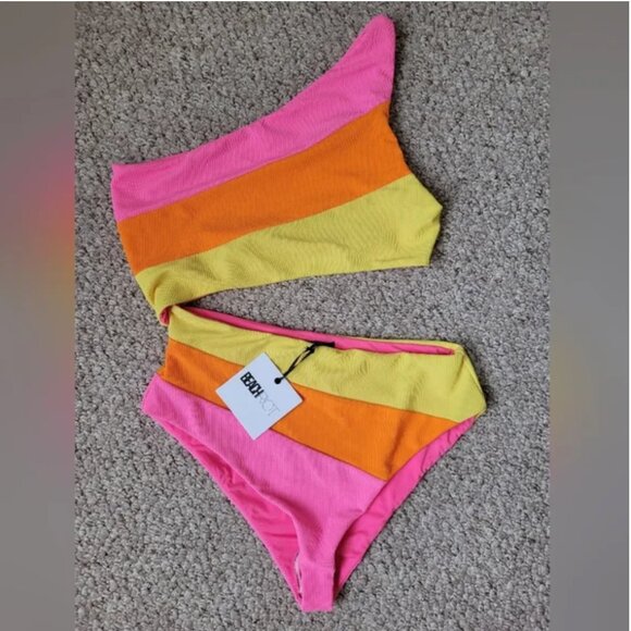 Free People NWT Beach Riot Celine One-piece Swimsuit Colorful Colorblock size L - Picture 3 of 5